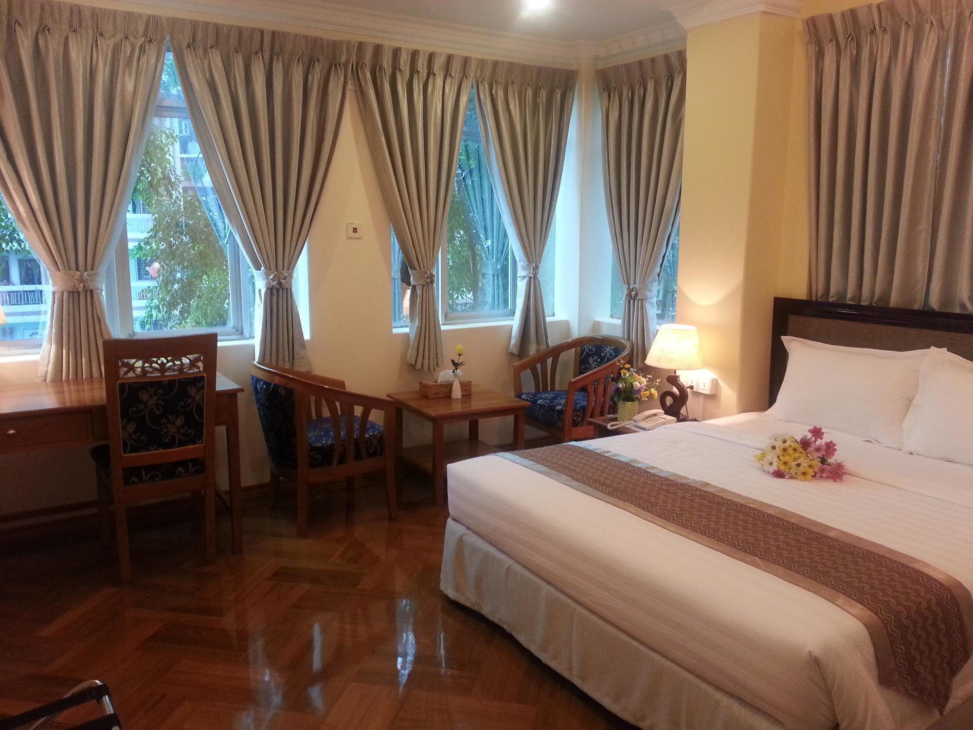 Grand Laurel Hotel Rangum Exterior foto