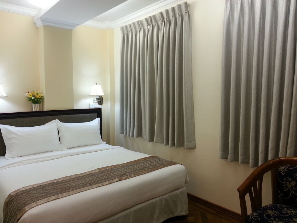 Grand Laurel Hotel Rangum Exterior foto