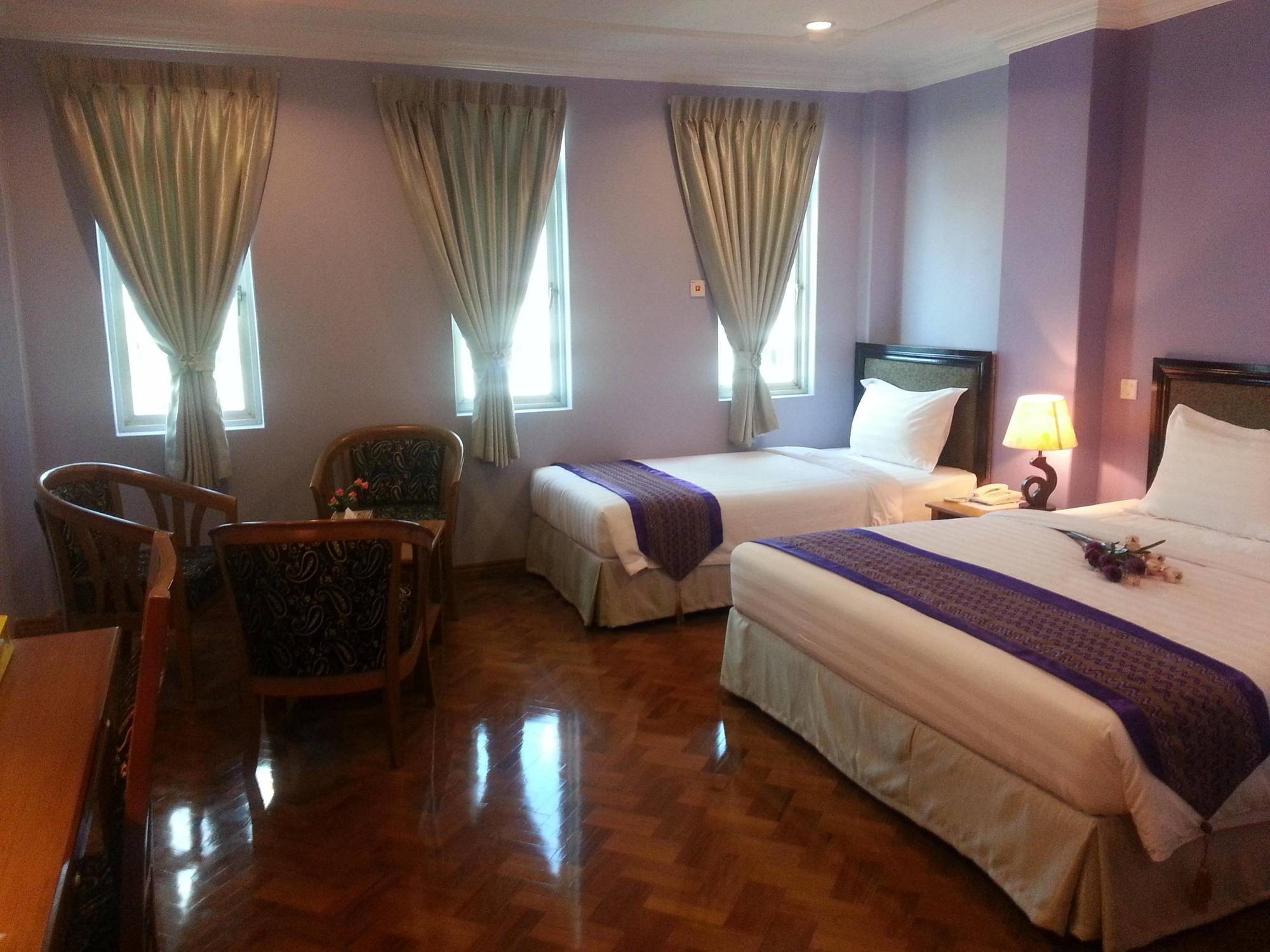 Grand Laurel Hotel Rangum Exterior foto