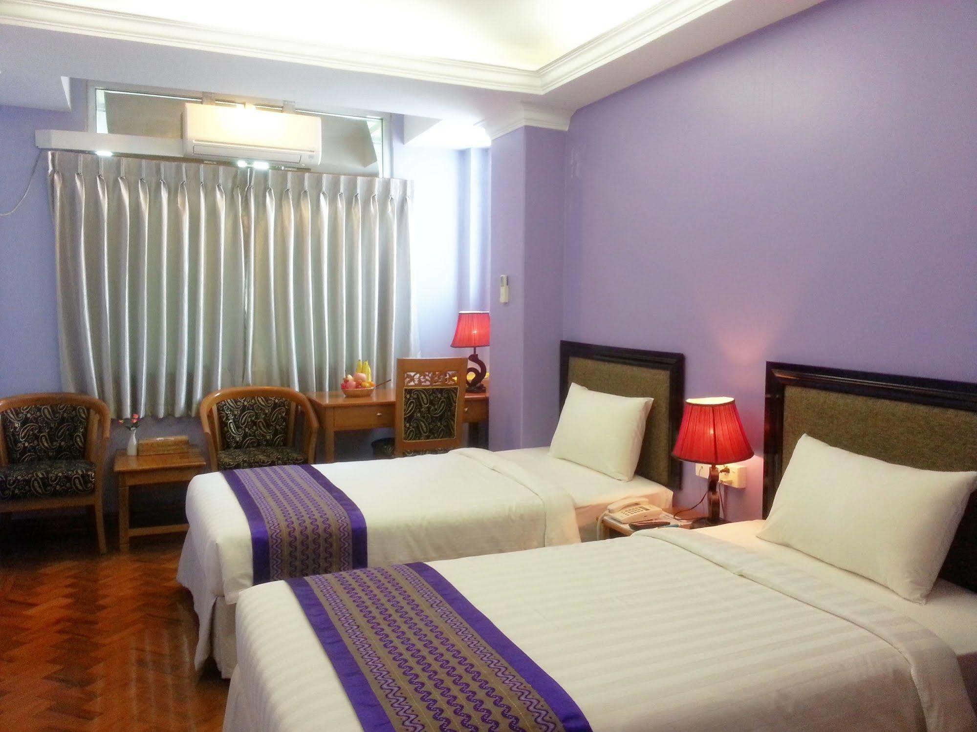 Grand Laurel Hotel Rangum Exterior foto