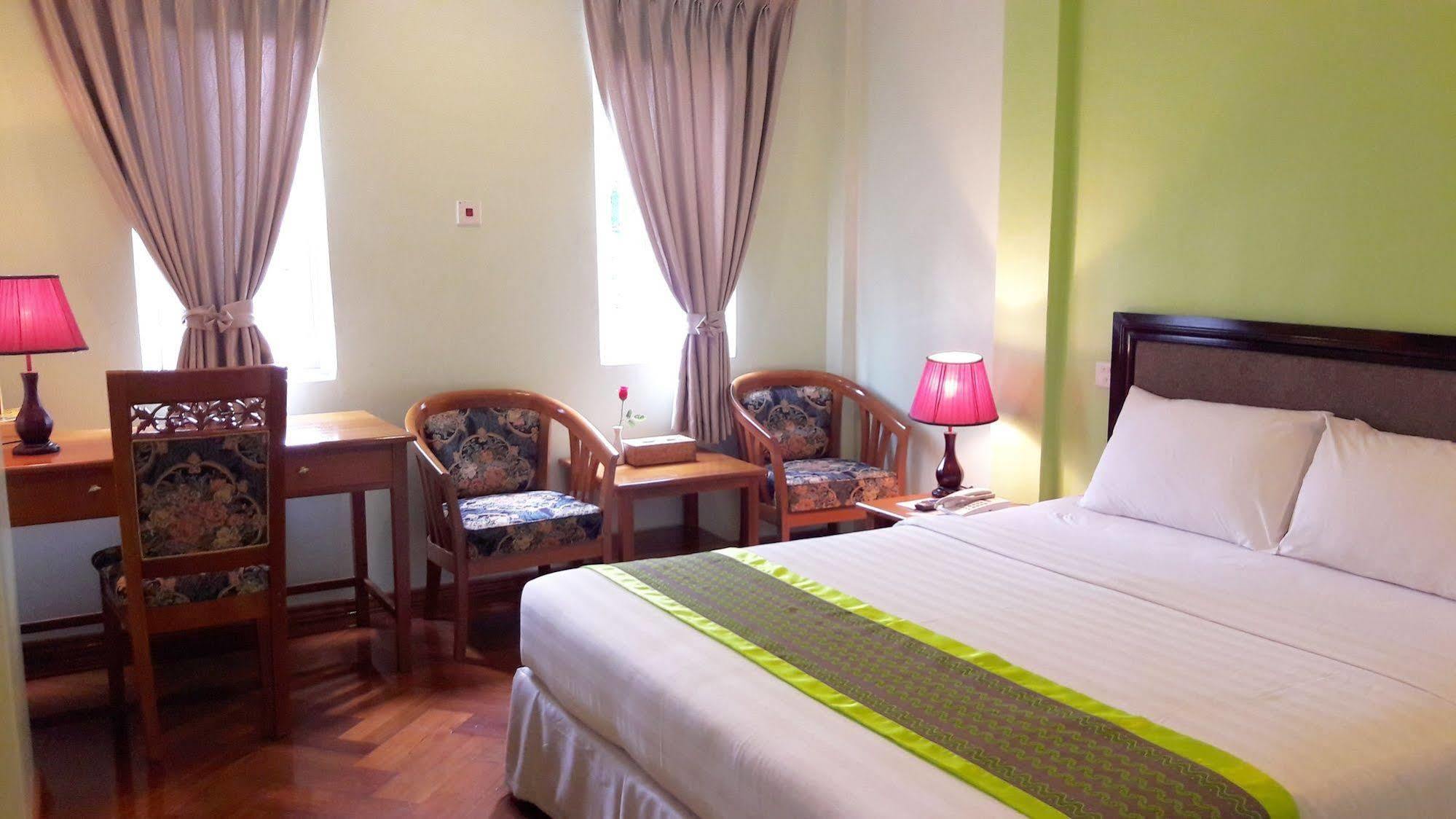 Grand Laurel Hotel Rangum Exterior foto