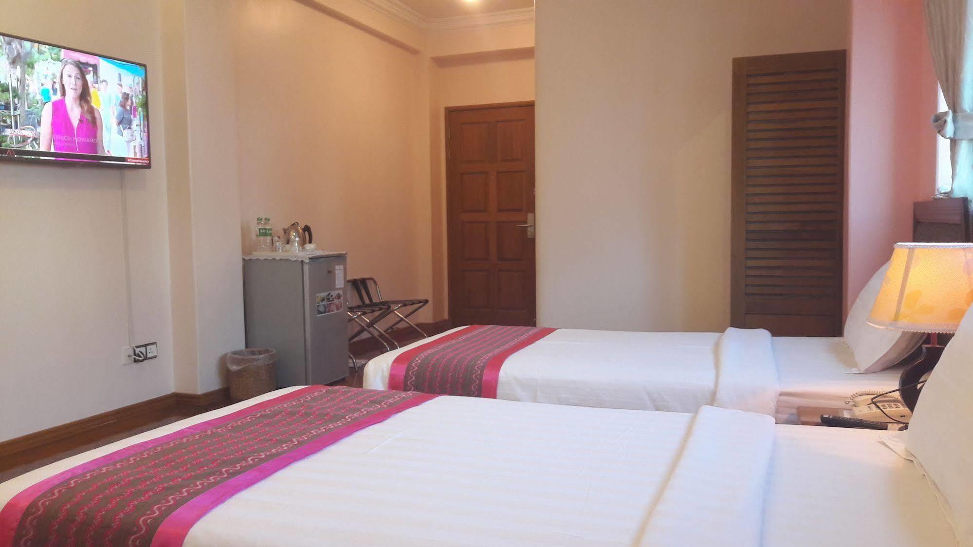 Grand Laurel Hotel Rangum Exterior foto